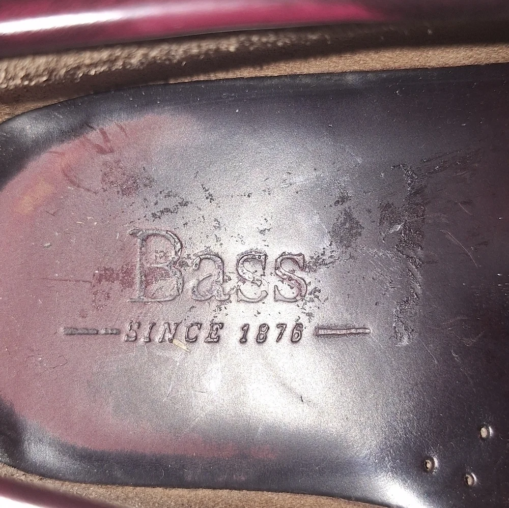 Classic Bass Burgundy QuimbyTassel Loafers for Men In A Size 13M. EUC.